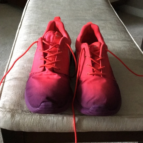 Nike Roshe Run Pink/Orange/Purple Ombré sneakers - Picture 3 of 6